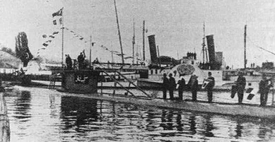 Müstecip Onbaşı Çanakkale Boğazı'nda ele geçirilen Fransız Turkuaz Denizaltısı