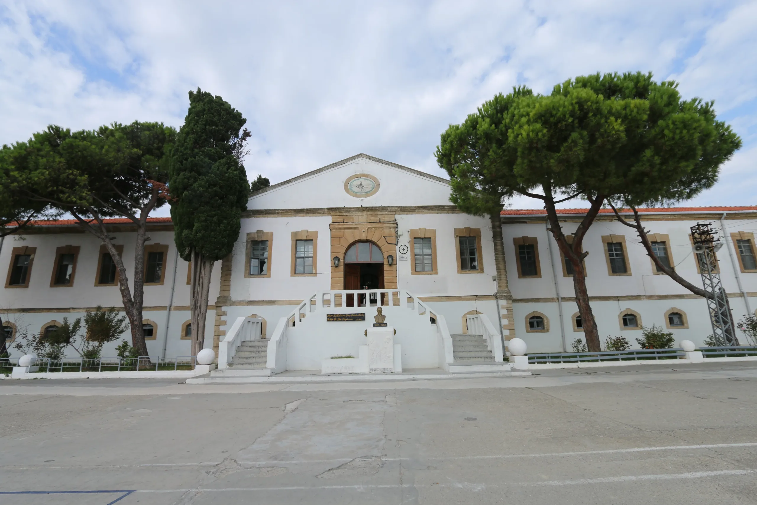 Değirmenburnu Tabyası Değirmenburnu Tabyası Komuta Binası ve Kitabesi